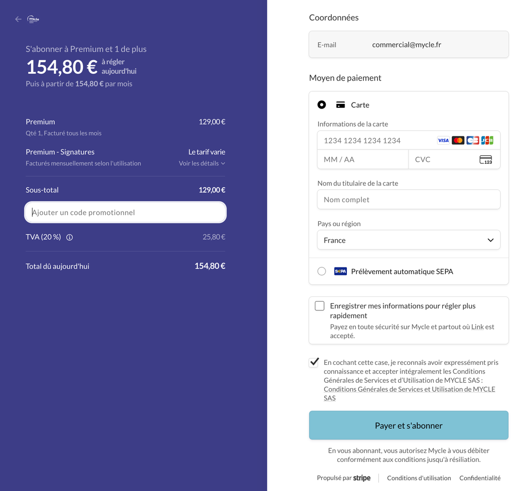 Page de paiement Stripe : récapitulatif de la formule, champ Ajouter un code promotionnel sous le sous-total, moyen de paiement et bouton Payer et s'abonner